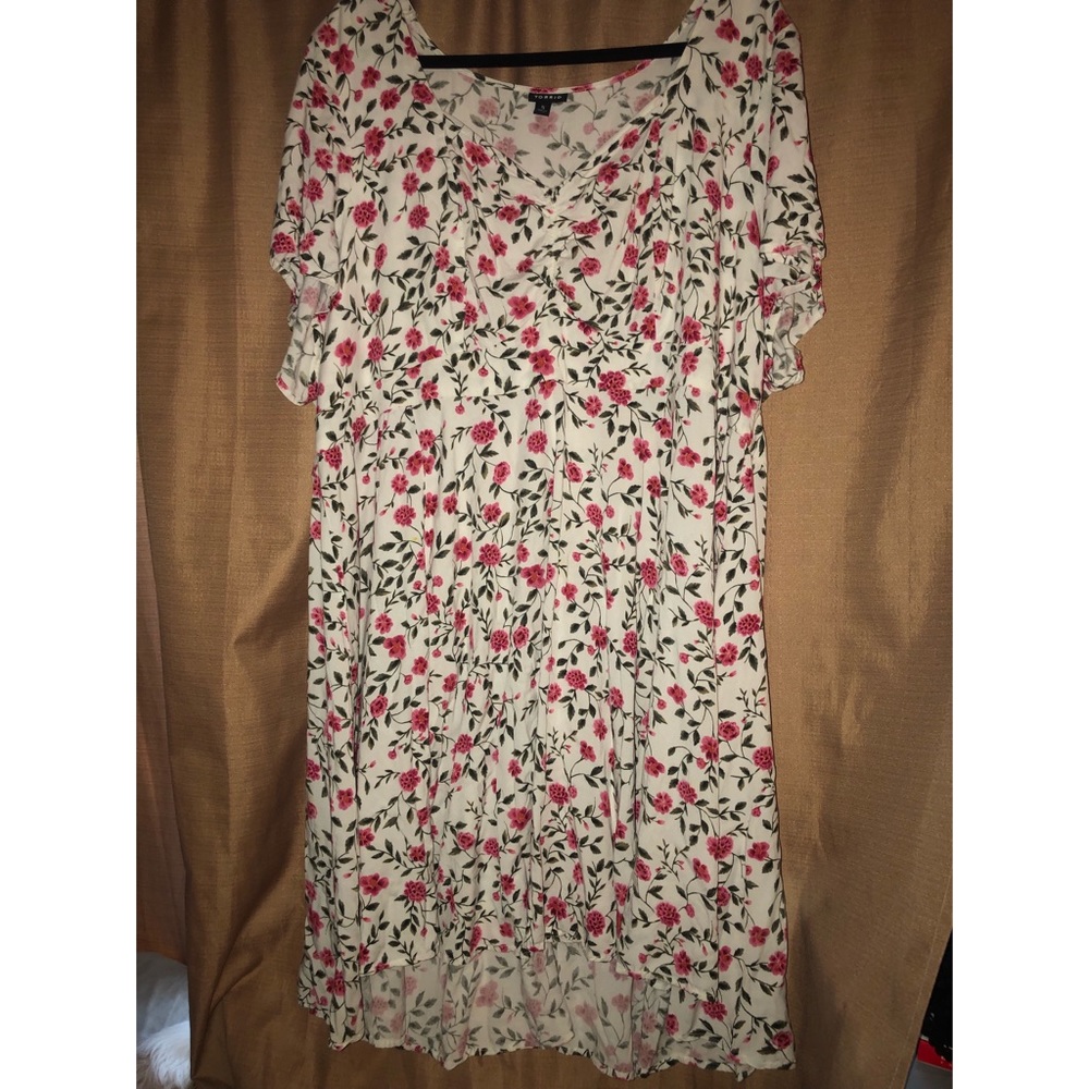 Torrid White & Pink Floral Dress 🌸